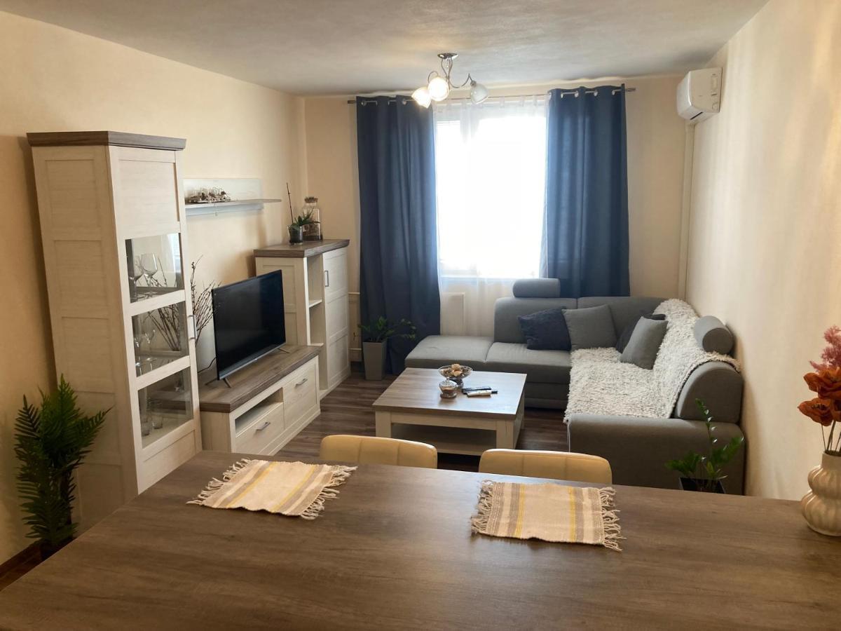 2 Rooms Apartment In Michalovce Zewnętrze zdjęcie